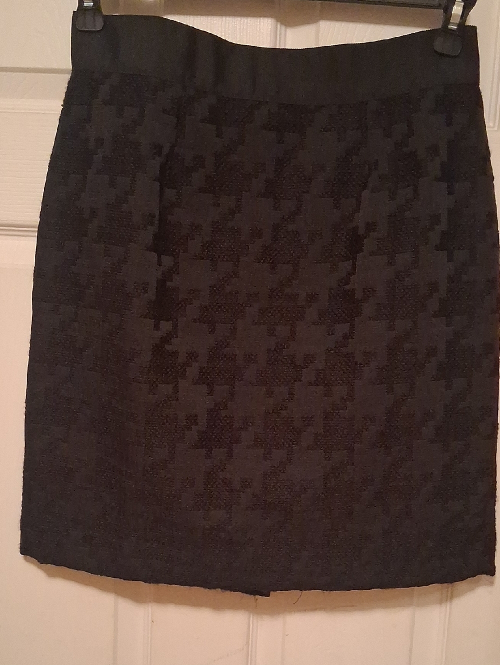 LOFT Black Houndstooth Pencil Skirt Size 6